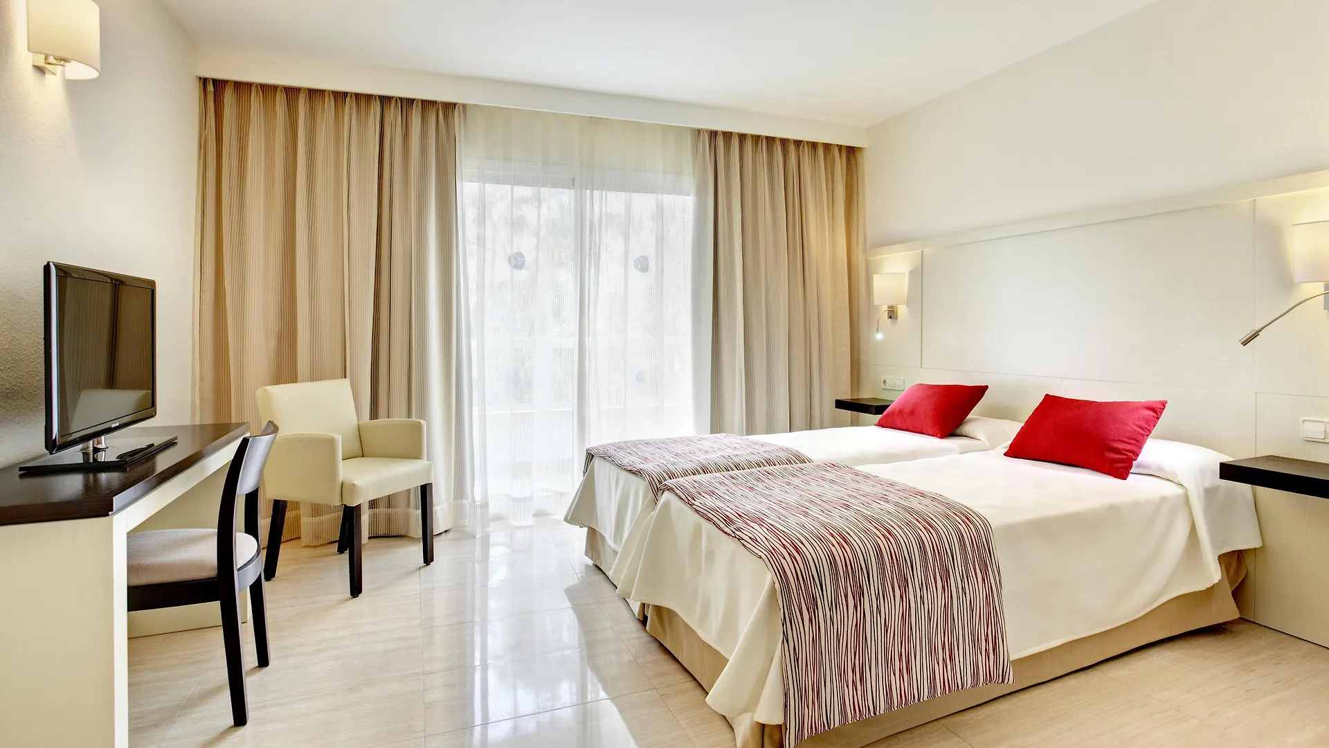 Aparthotel Grupotel Alcudia Suite Playa de Muro