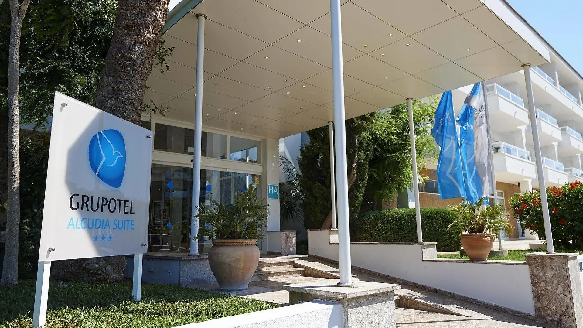 Grupotel Alcudia Suite Playa de Muro  Aparthotel